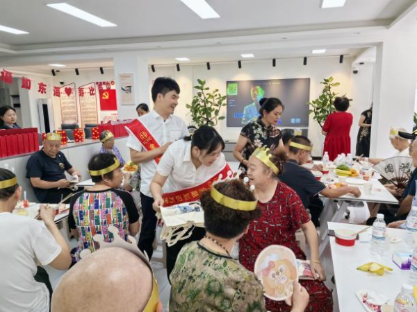 申宝策略 工行贵州贵阳分行深入社区开展“银社联手反诈，宣教守护万家”金融知识万里行活动